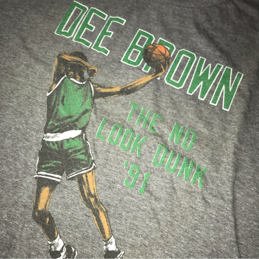 Boston Celtics Dee Brown "The No Look Dunk" T-Shirt - Picture 3 of 7